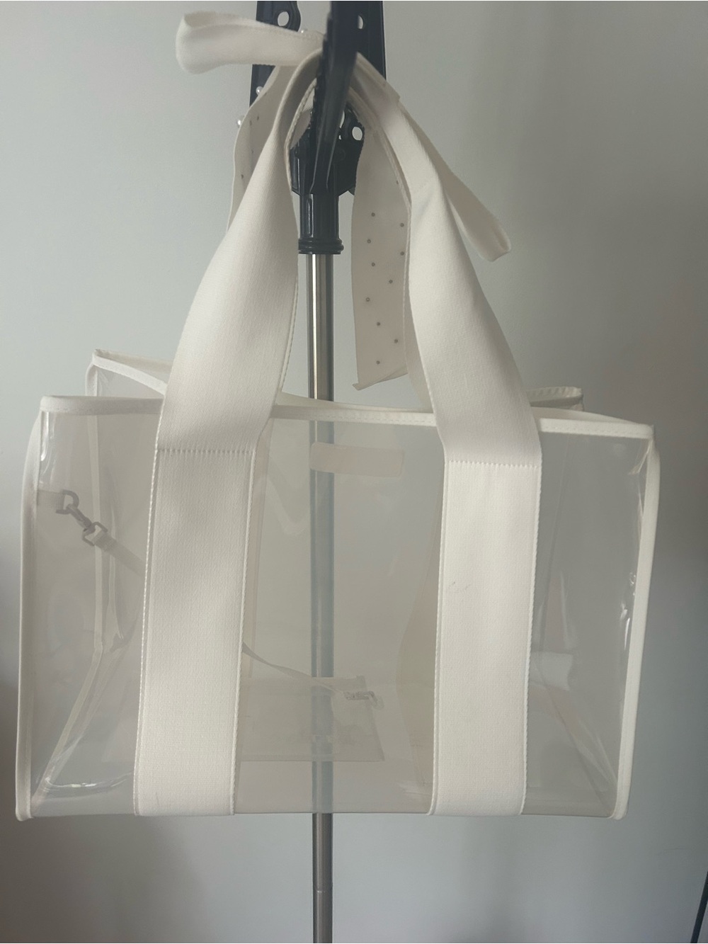case-mate Clear Tote with White Trim and Handles
